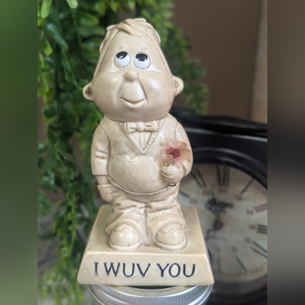 Vintage 1970 R&W Berries Collectible Figurine - I Wuv You